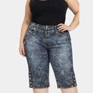 Baby Phat Vintage Acid Wash Button Hem Capri Jeans Size 22